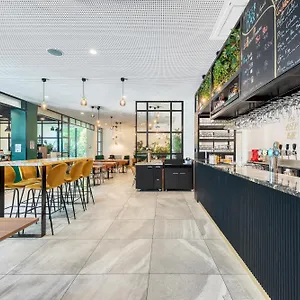 Kyriad Lyon Ouest Hotel
